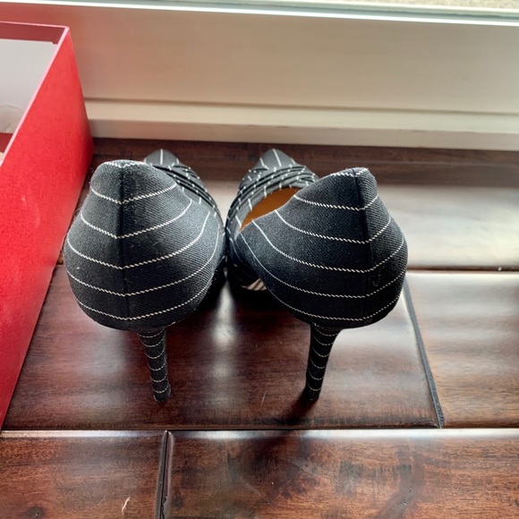 Salvatore Ferragamo striped heels - Picture 5 of 10